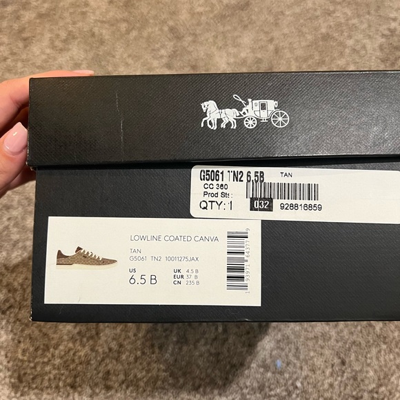 Low line lace up coach sneakers - Picture 5 of 5